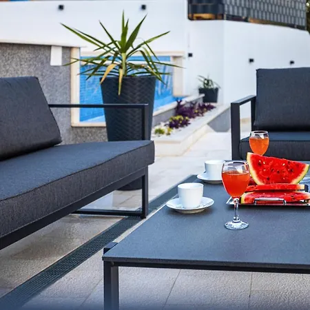 بيت للعطل Awesome In With Indoor Swimming Pool, Outdoor Swimming Pool And Heated Swimming Pool