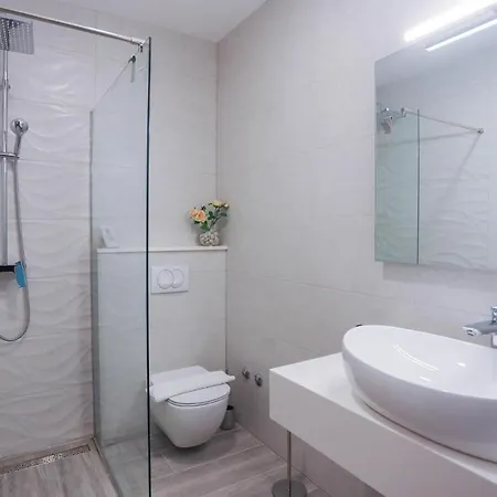 بيت للعطل Awesome In With Indoor Swimming Pool, Outdoor Swimming Pool And Heated Swimming Pool
