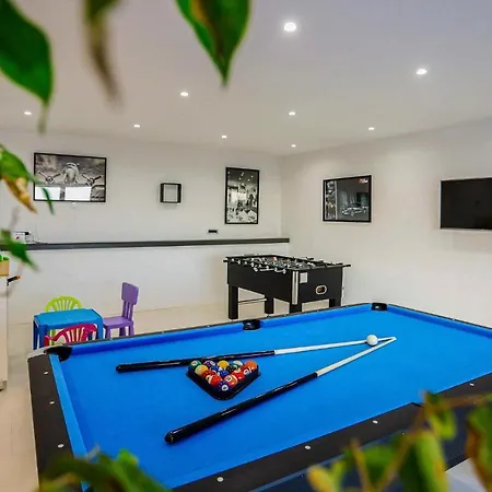 Awesome In With Indoor Swimming Pool, Outdoor Swimming Pool And Heated Swimming Pool بيت للعطل *
