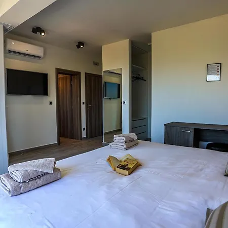بيت للعطل Awesome In With Indoor Swimming Pool, Outdoor Swimming Pool And Heated Swimming Pool